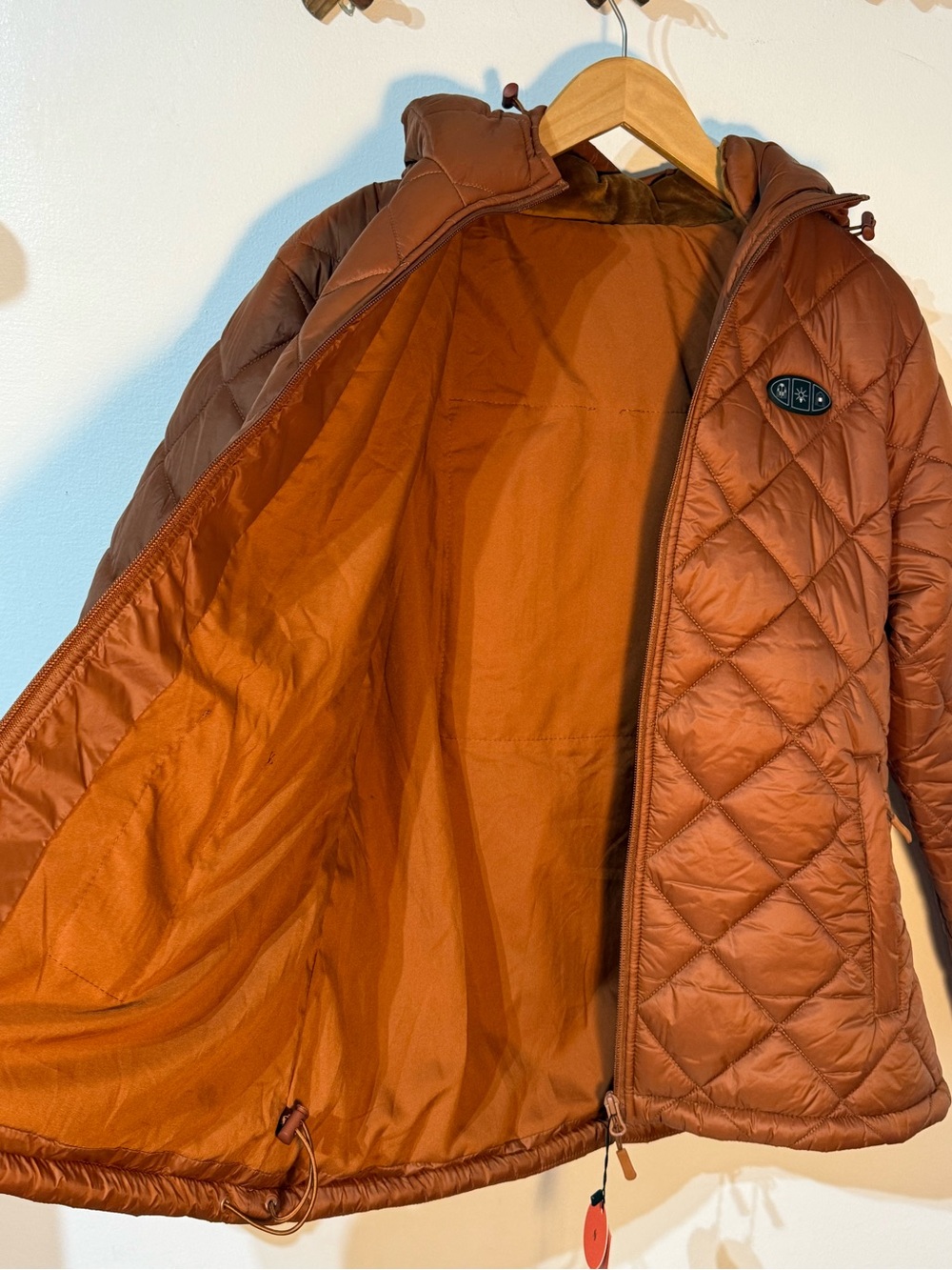 Amazon Women's Quilted Hooded Jacket in Rust size small - Picture 3 of 7